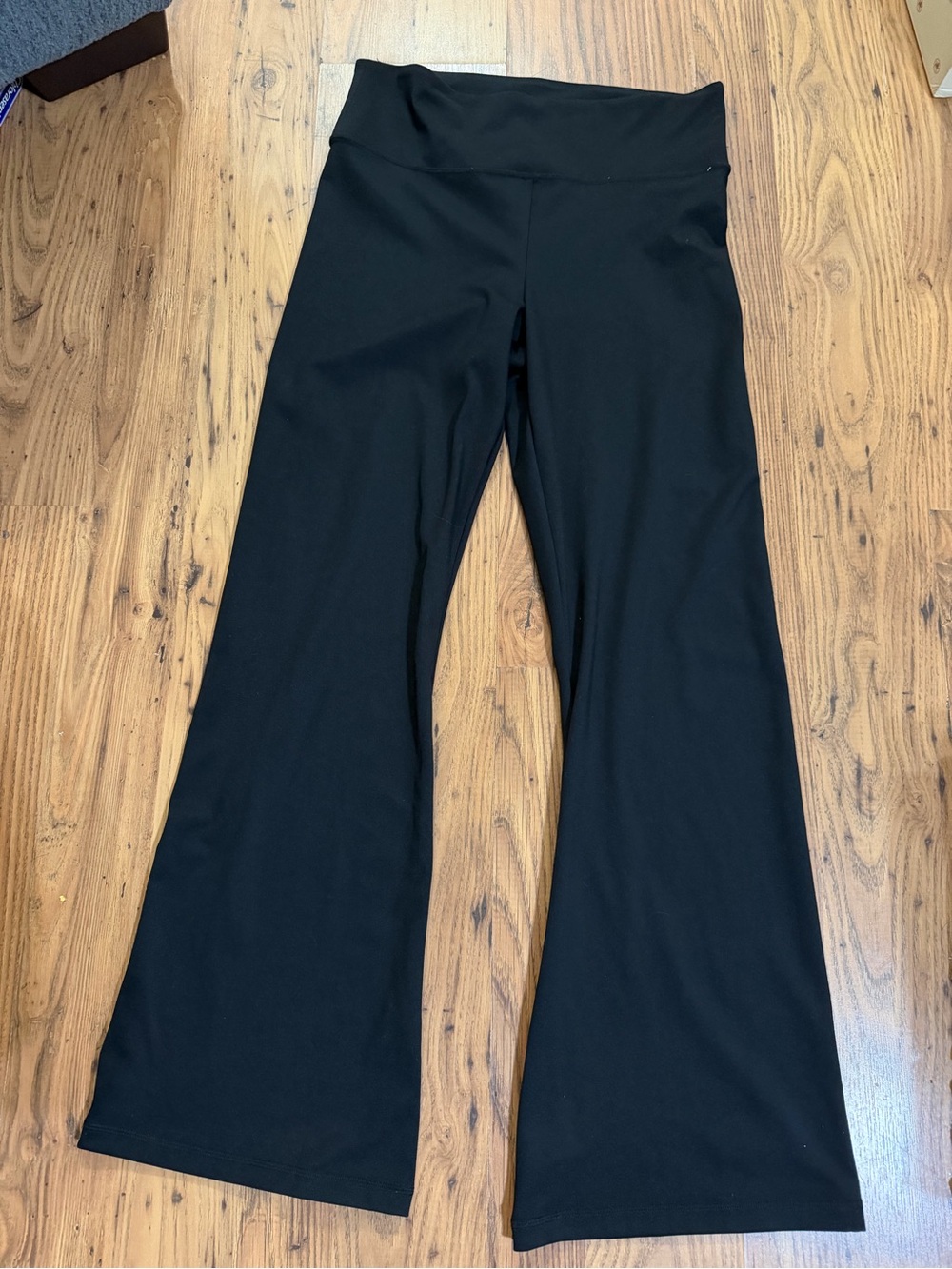NWOT American Eagle "The Everything Flare" High-Waisted Leggings - Large